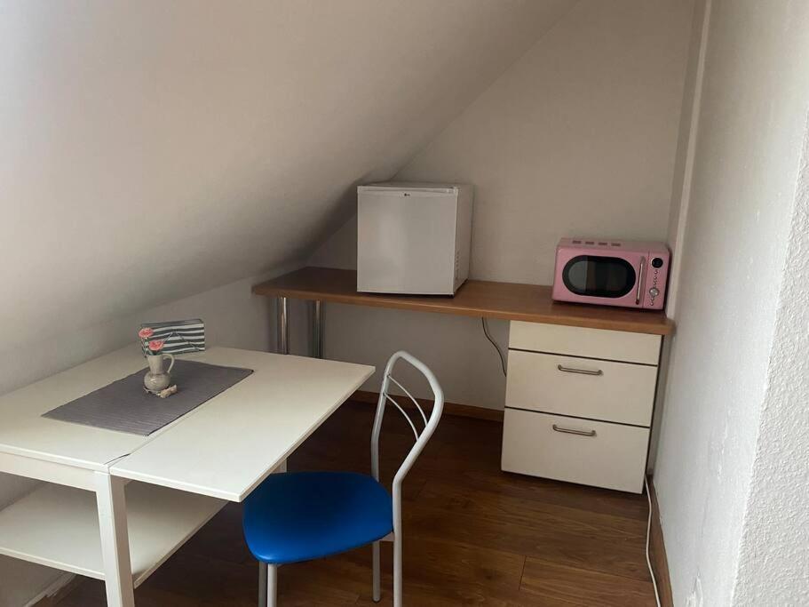 Ruhige Dachgeschosswohnung Seelze Eksteriør bilde